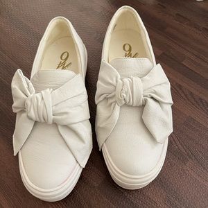 Nine West Bow Leather Sneaker